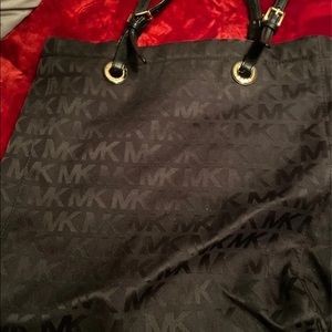 Michael kors tote purse